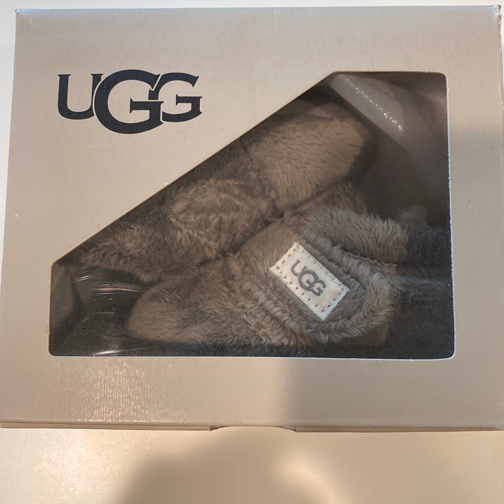 Ugg booties, grey 6-12 months never worn , still in box